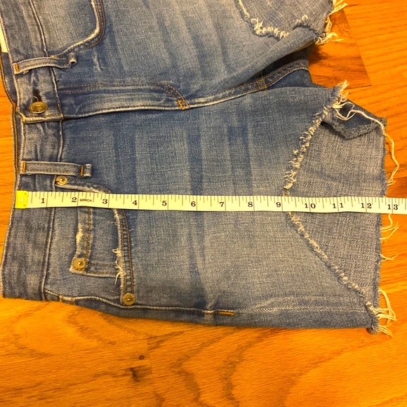 $11 CLEARANCE - Rag & Bone Dre Boyfriend Denim Cutoffs - Picture 10 of 14